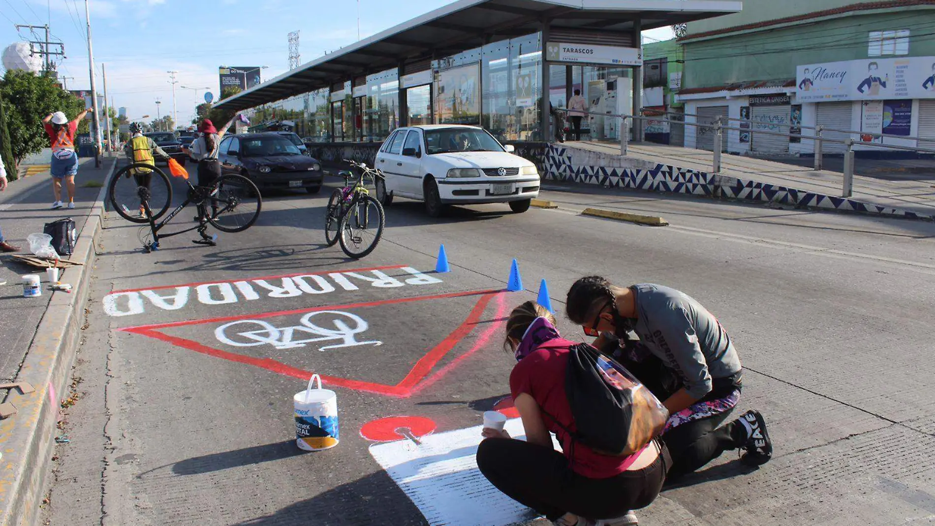 activistan intervienen vialidad en Puebal